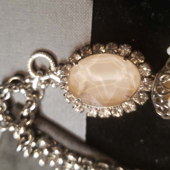 ELIZABETH COLE NECKLACE - Picture 3 of 5